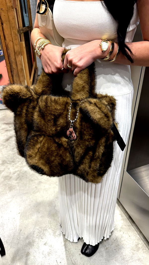 camilla_classy image ~ Altpins