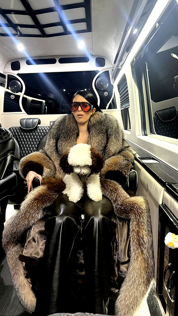 camilla_classy image ~ Altpins