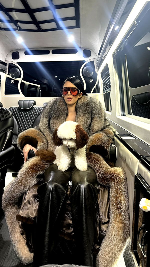 camilla_classy image ~ Altpins