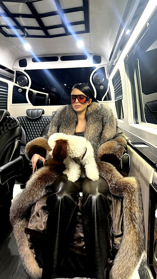 camilla_classy image ~ Altpins