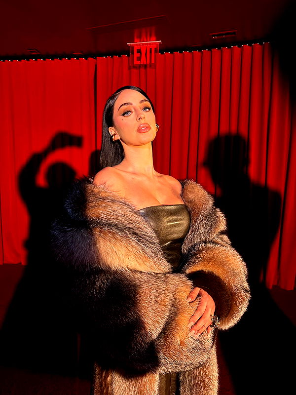 camilla_classy image ~ Altpins