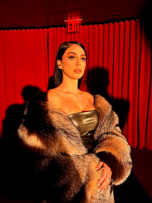 camilla_classy image ~ Altpins