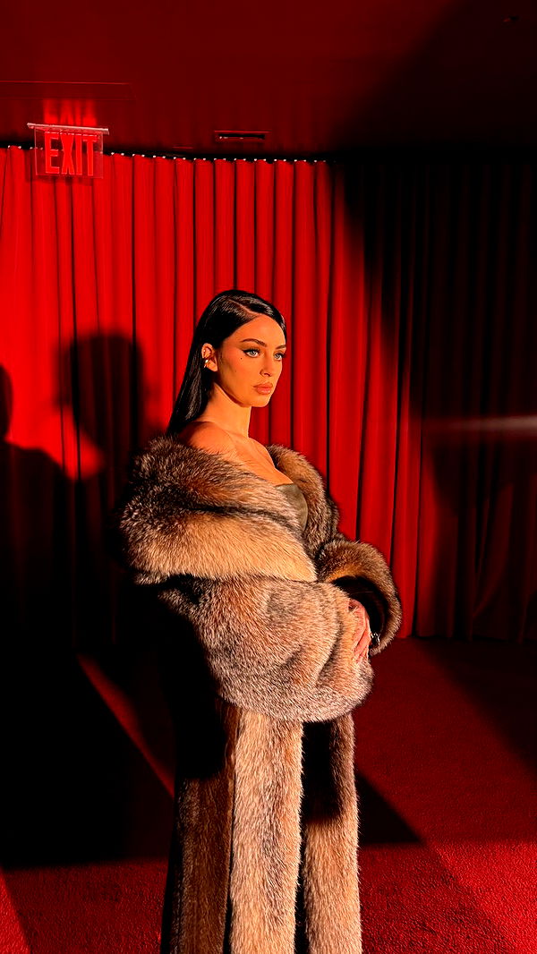 camilla_classy image ~ Altpins