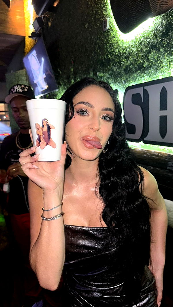 camilla_classy image ~ Altpins