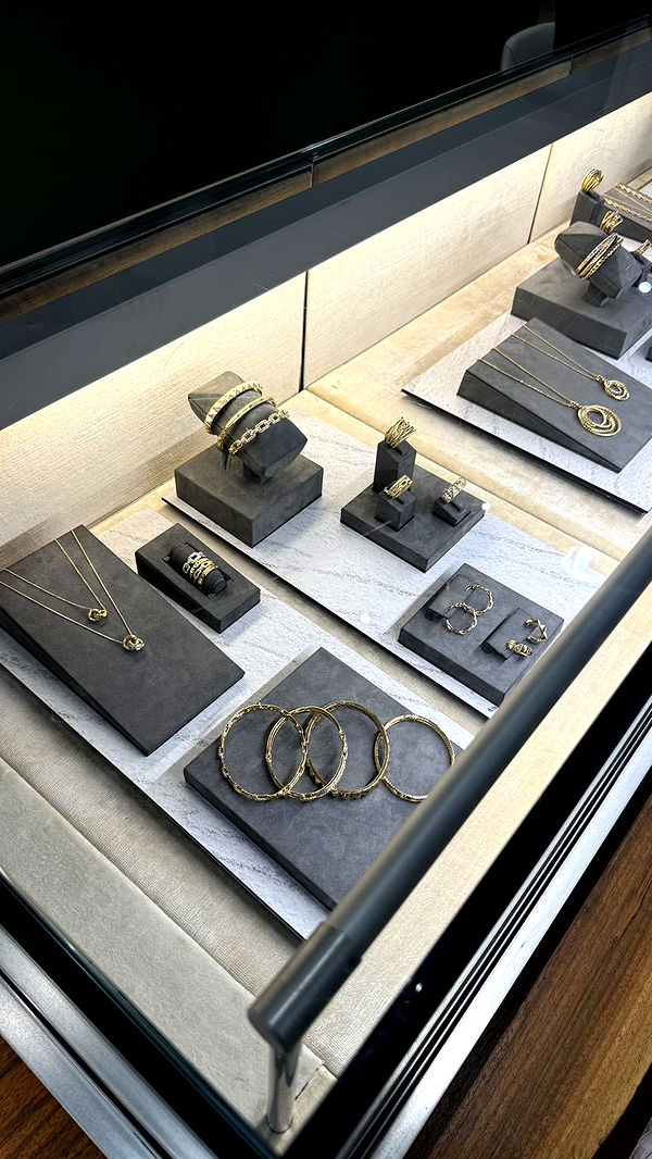 camilla_classy image ~ Altpins