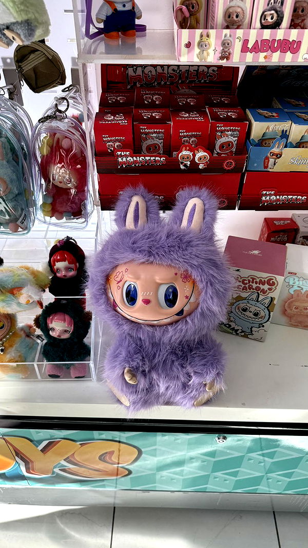 camilla_classy image ~ Altpins