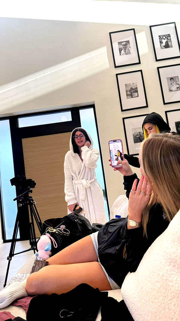 camilla_classy image ~ Altpins