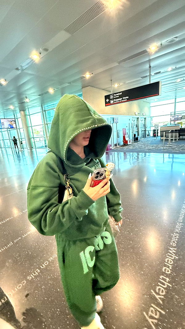 camilla_classy image ~ Altpins