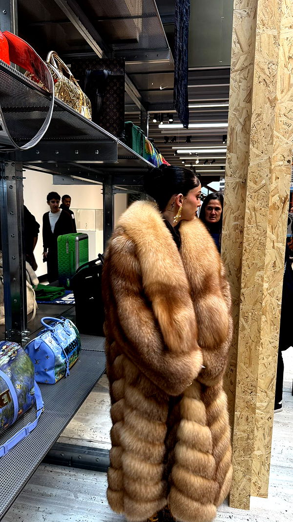 camilla_classy image ~ Altpins