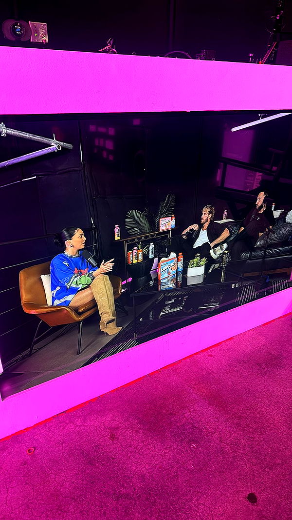 camilla_classy image ~ Altpins