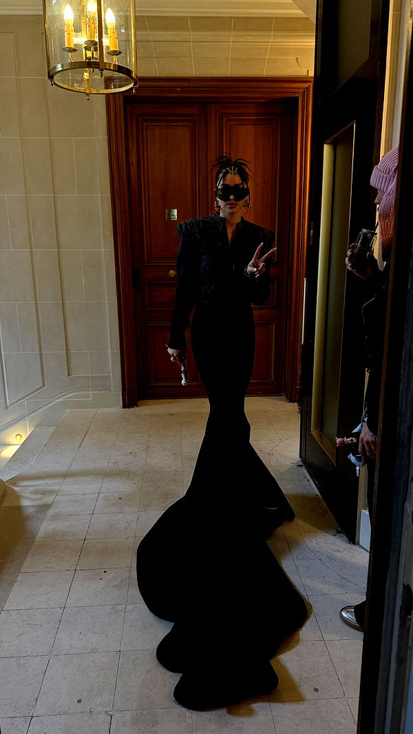 camilla_classy image ~ Altpins