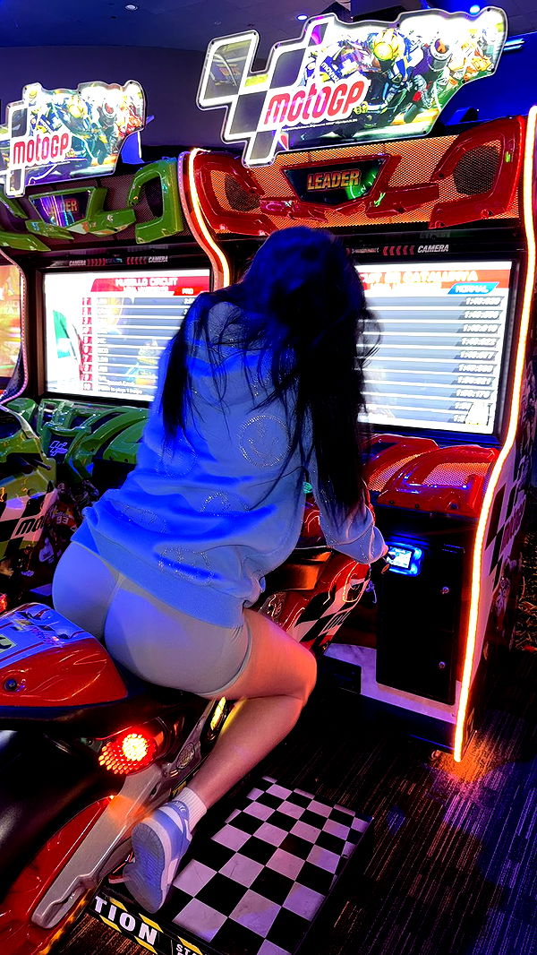 camilla_classy image ~ Altpins