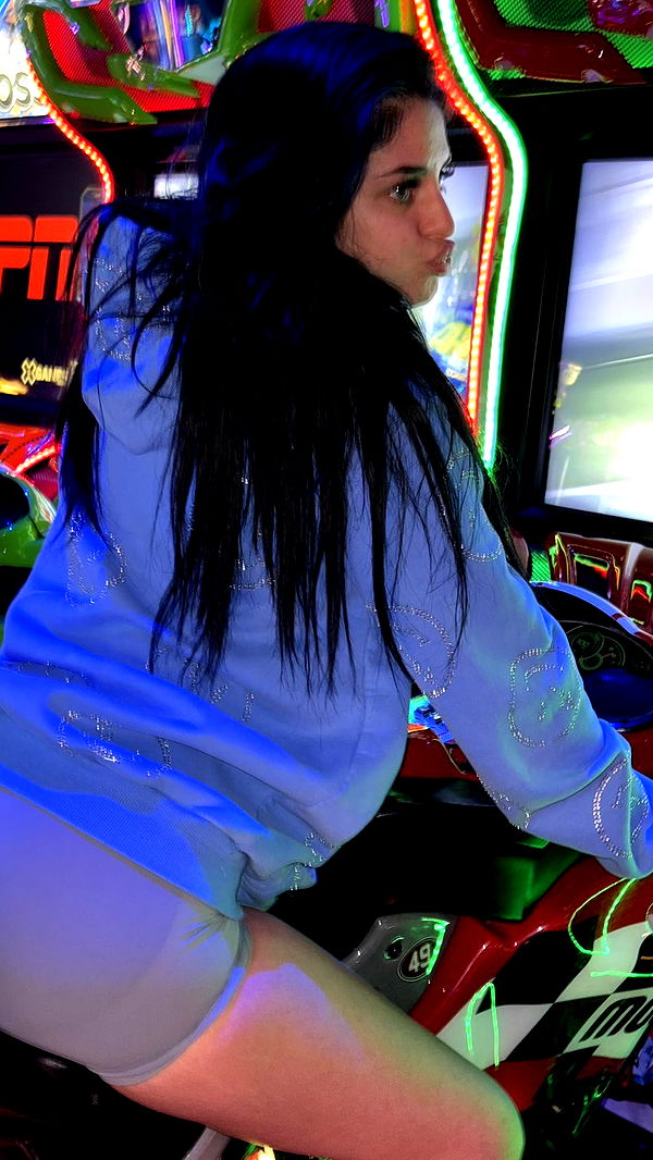 camilla_classy image ~ Altpins