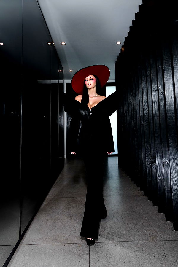 camilla_classy image ~ Altpins