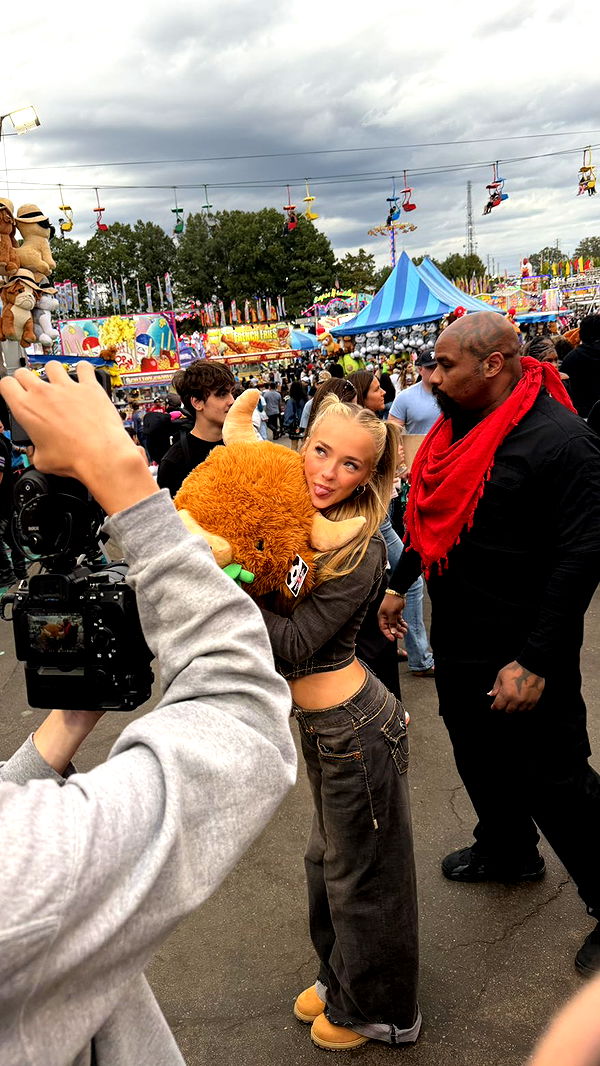 camilla_classy image ~ Altpins