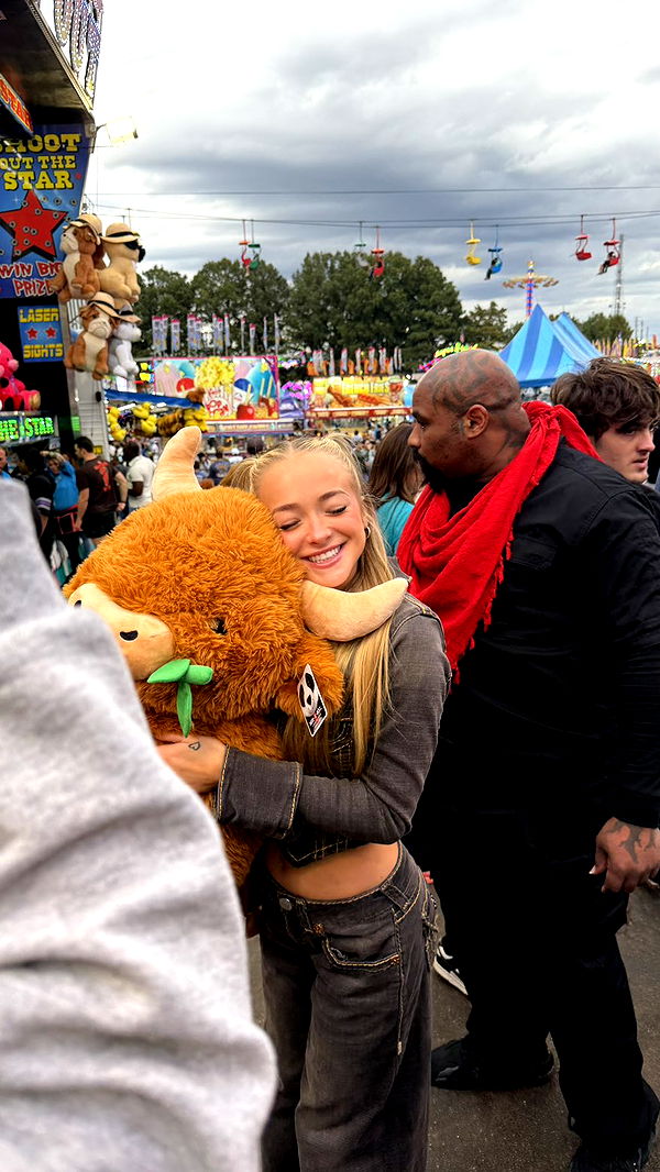 camilla_classy image ~ Altpins