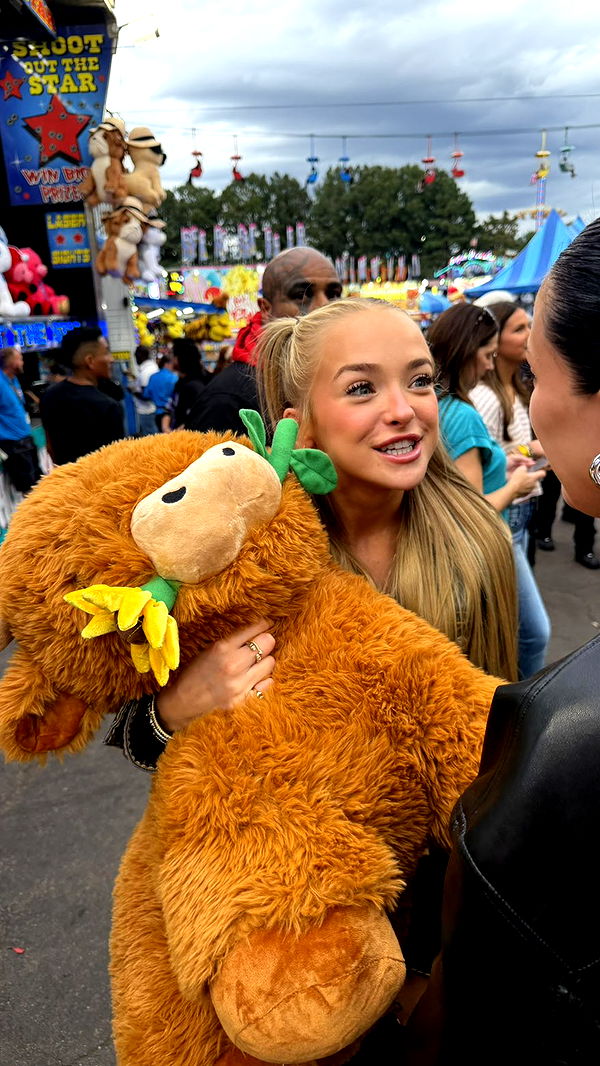 camilla_classy image ~ Altpins