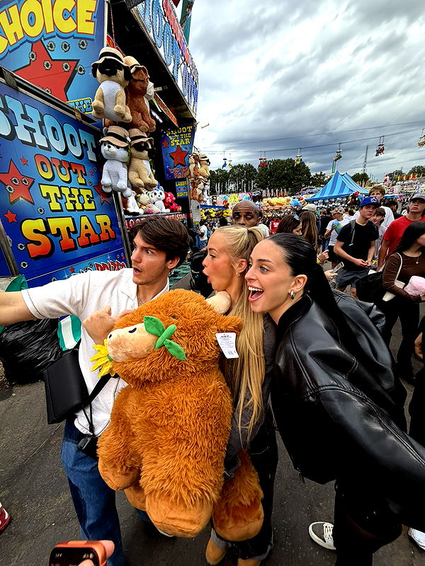 camilla_classy image ~ Altpins