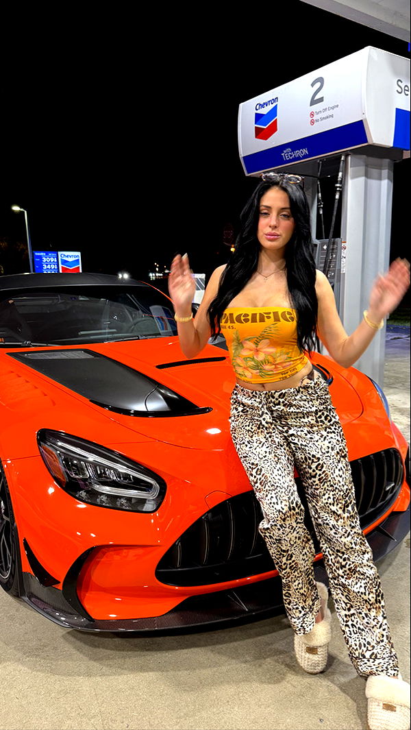 camilla_classy image ~ Altpins