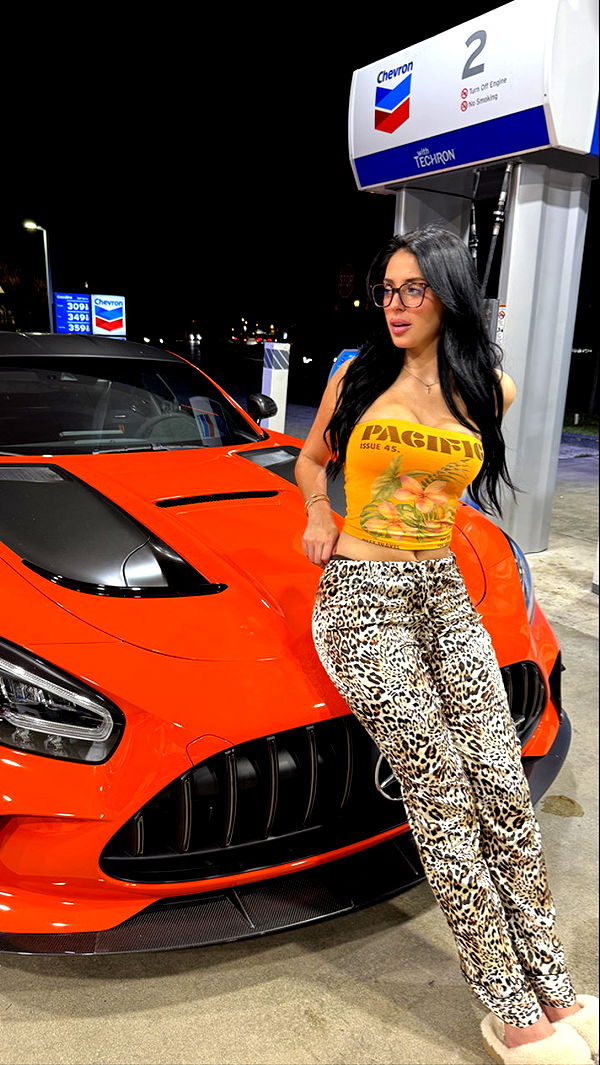 camilla_classy image ~ Altpins