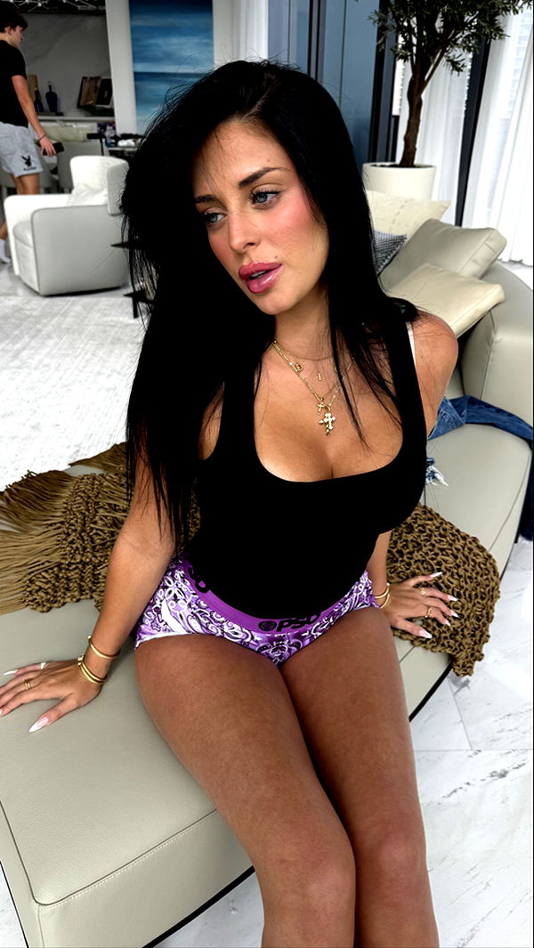 camilla_classy image ~ Altpins