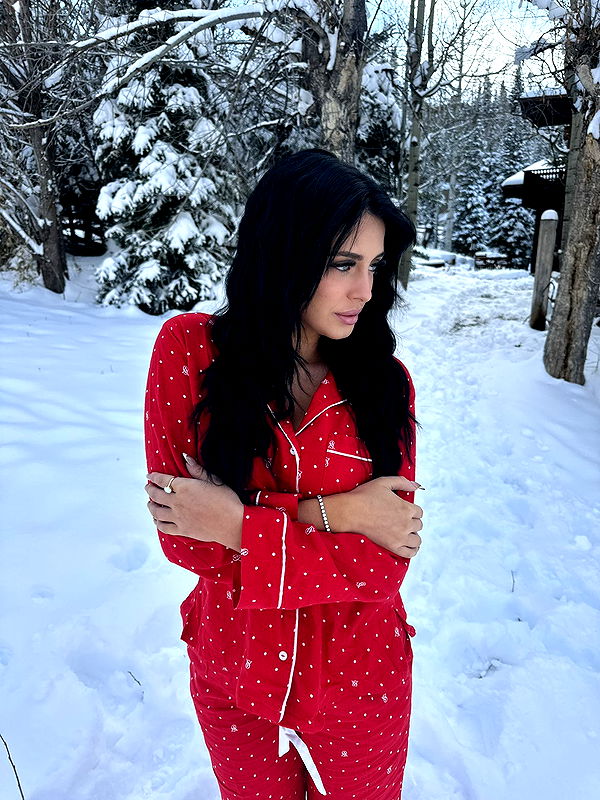 camilla_classy image ~ Altpins