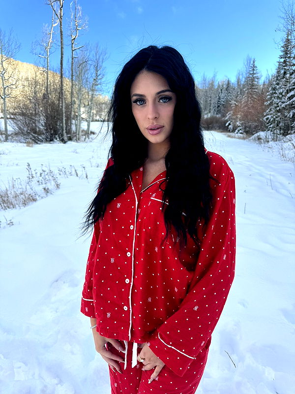 camilla_classy image ~ Altpins