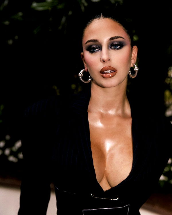 camilla_classy image ~ Altpins