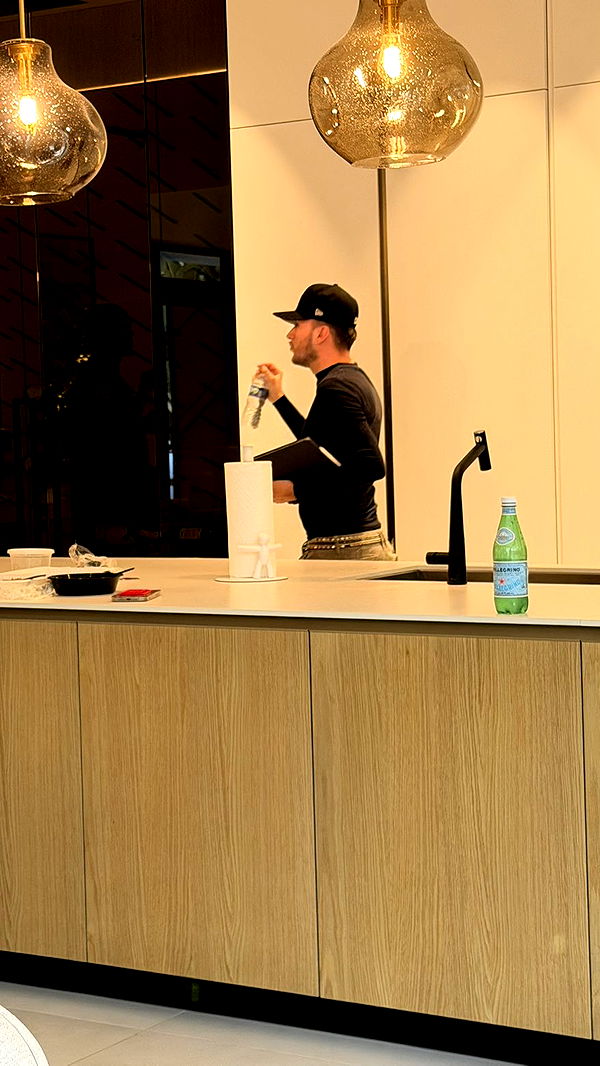 camilla_classy image ~ Altpins