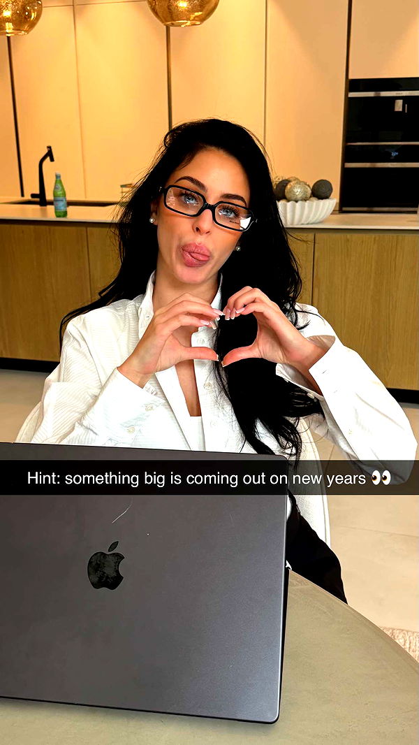 camilla_classy image ~ Altpins