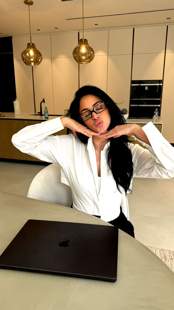 camilla_classy image ~ Altpins