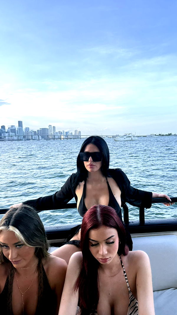 camilla_classy image ~ Altpins