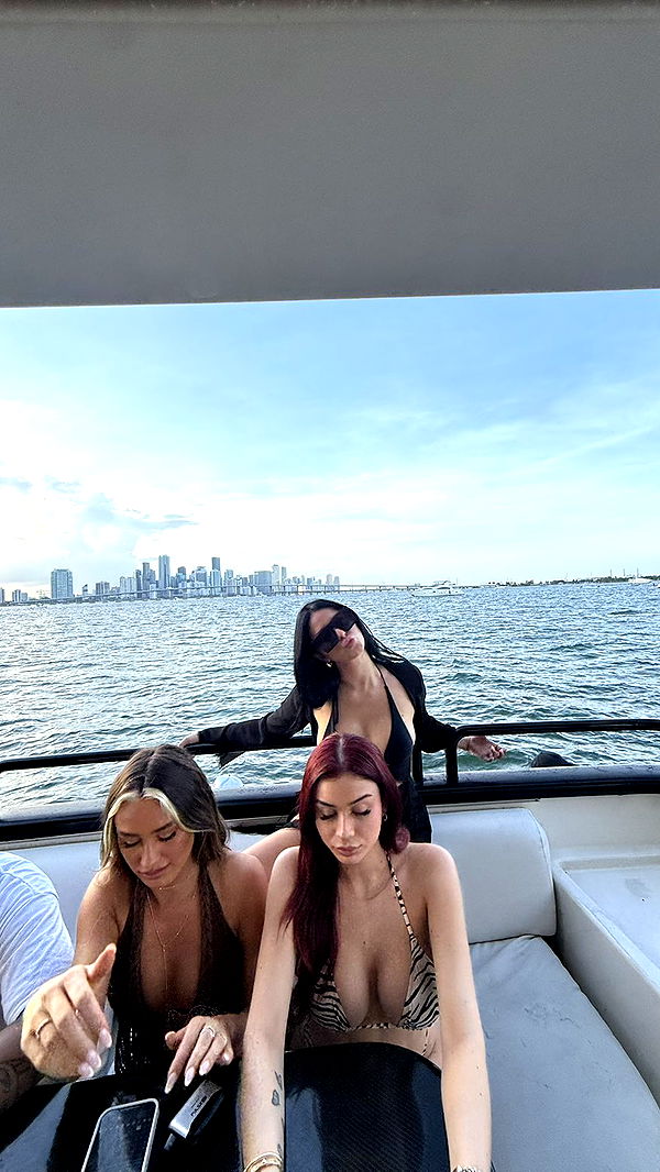 camilla_classy image ~ Altpins