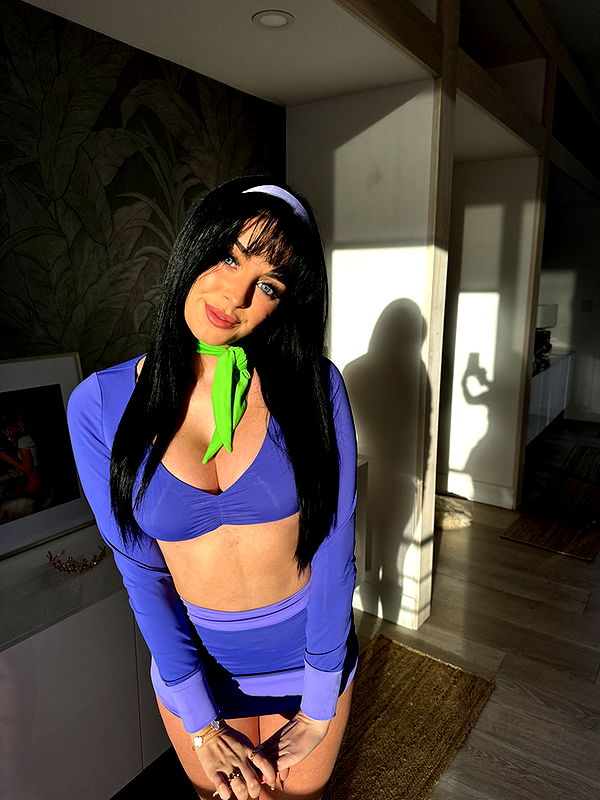 camilla_classy image ~ Altpins