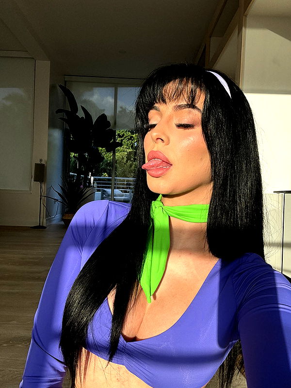 camilla_classy image ~ Altpins