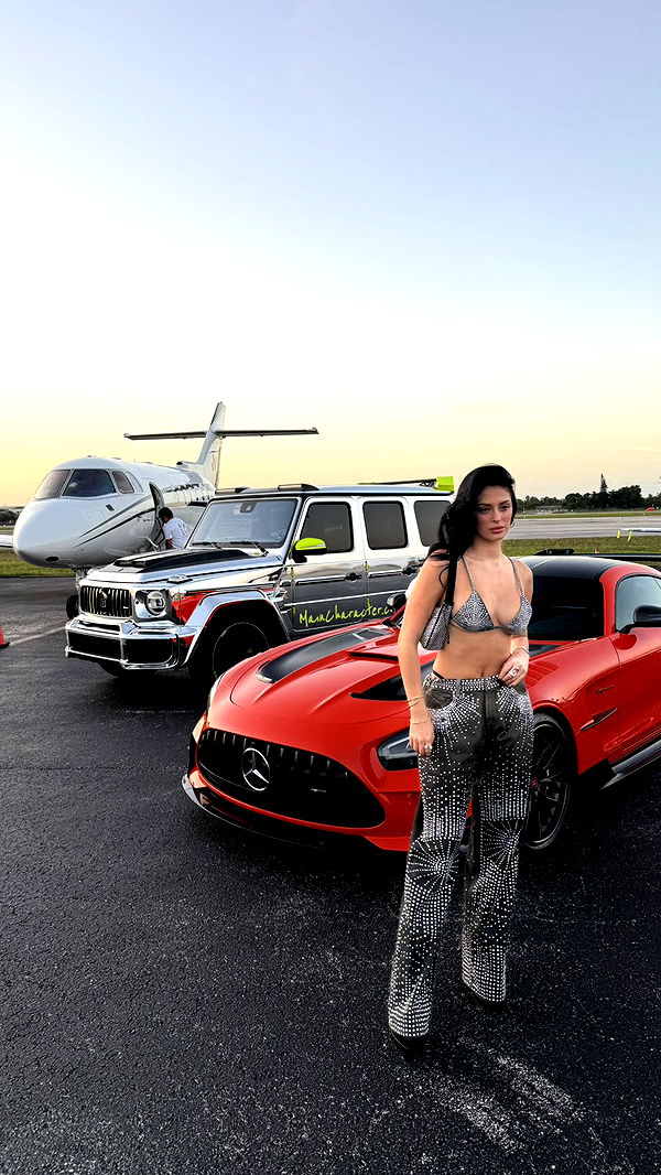 camilla_classy image ~ Altpins