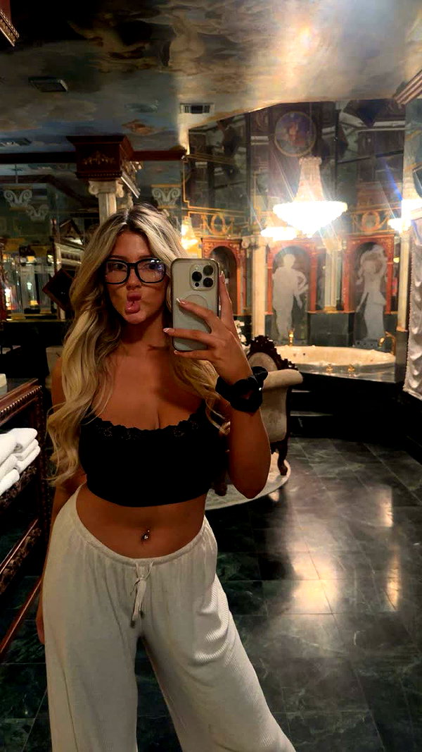 carlyhartxx snapchat image archive image