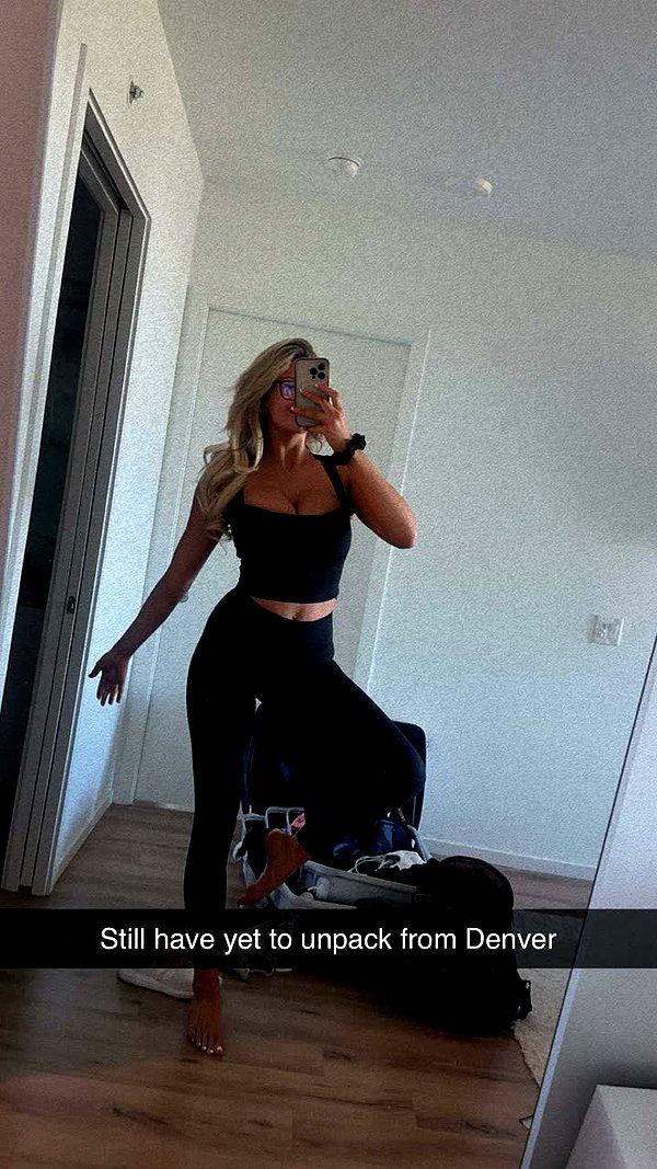 carlyhartxx snapchat image archive image