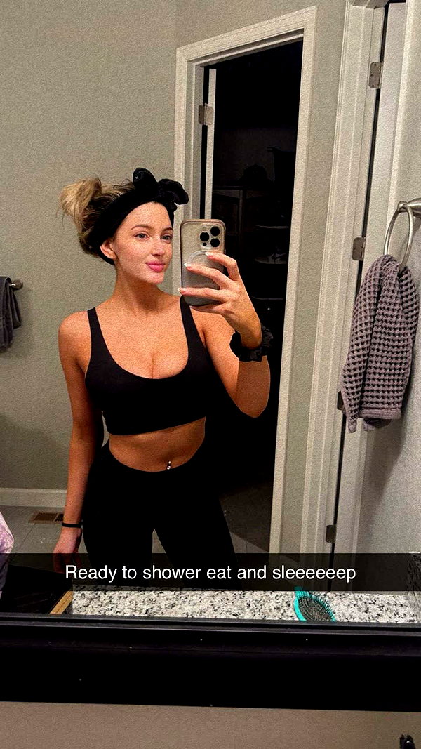 carlyhartxx snapchat image archive image