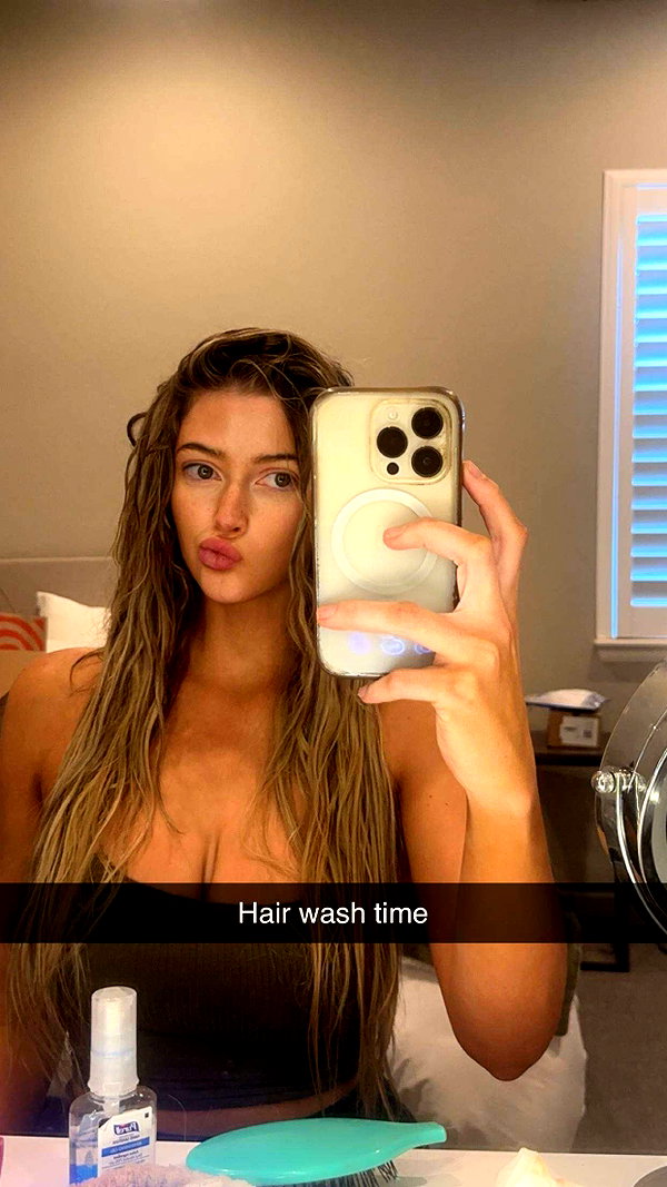 carlyhartxx snapchat image archive image