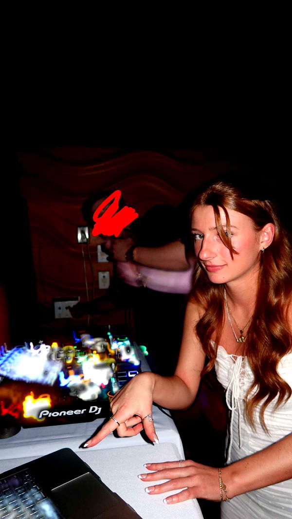 carmmieecat image ~ Altpins