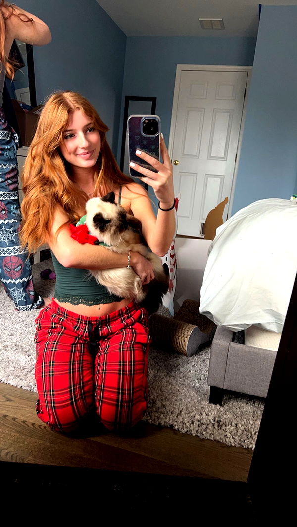 carmmieecat image ~ Altpins