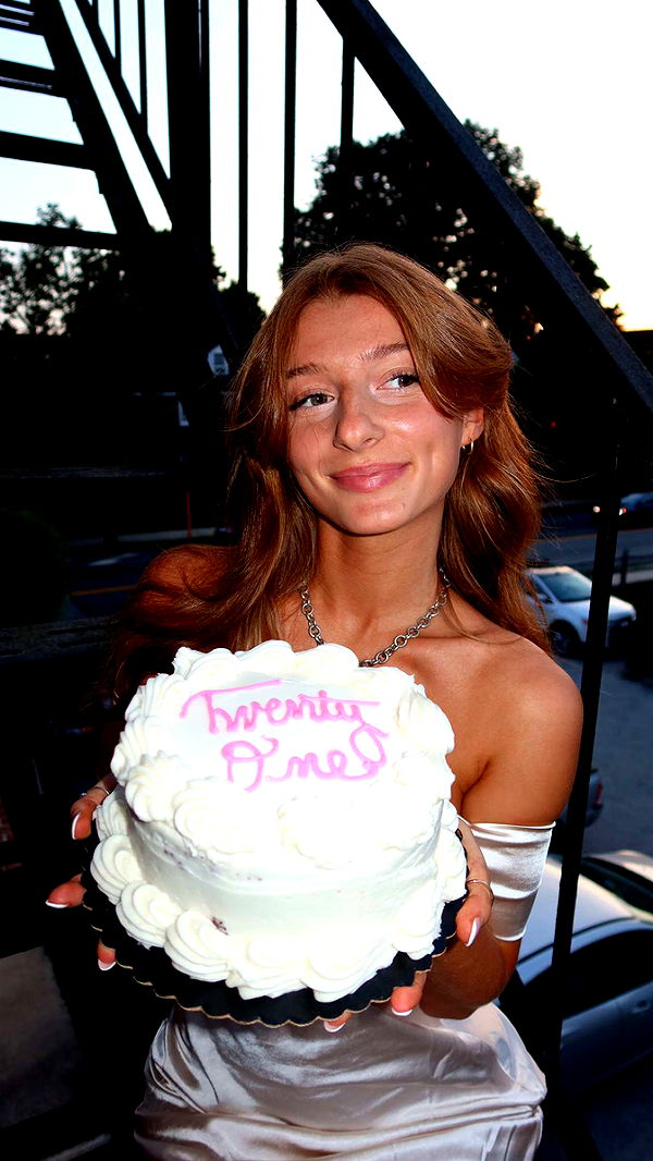 carmmieecat image ~ Altpins