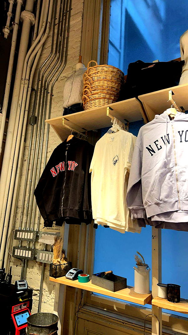 carmmieecat image ~ Altpins