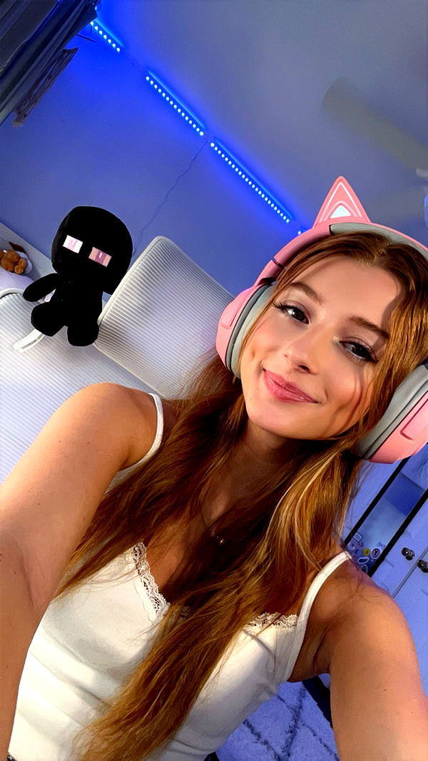 carmmieecat image ~ Altpins