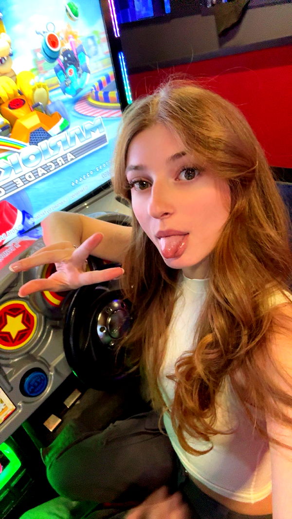 carmmieecat image ~ Altpins