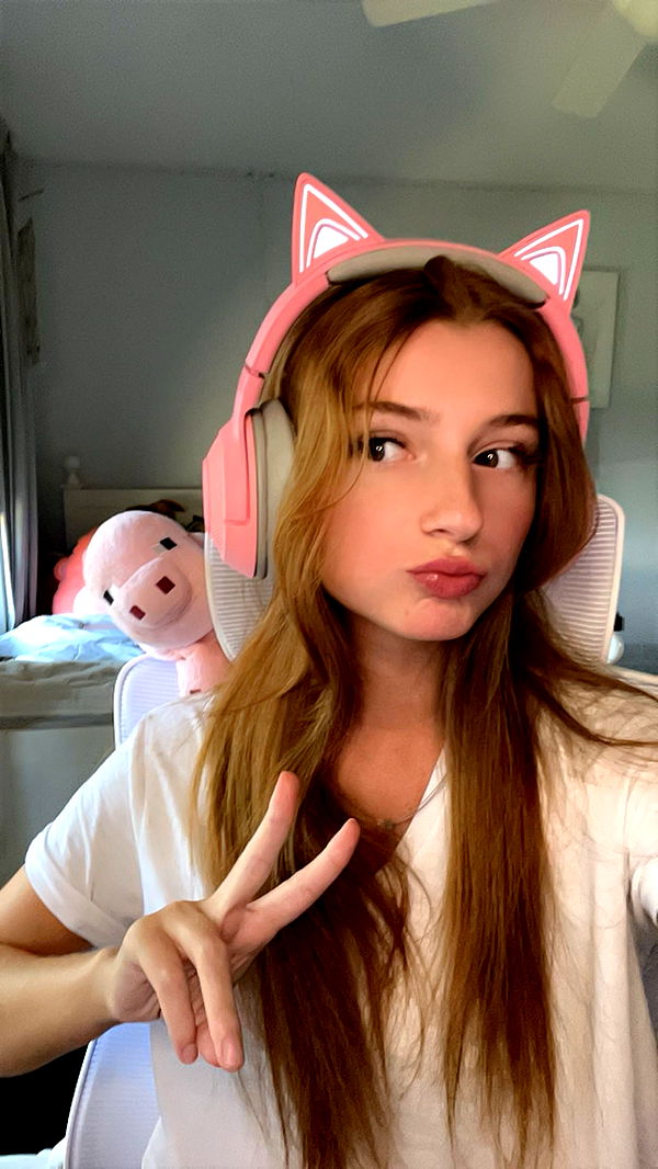 carmmieecat image ~ Altpins