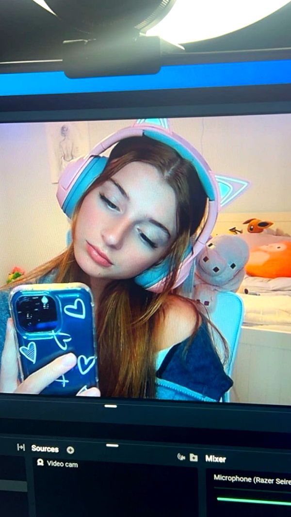 carmmieecat image ~ Altpins