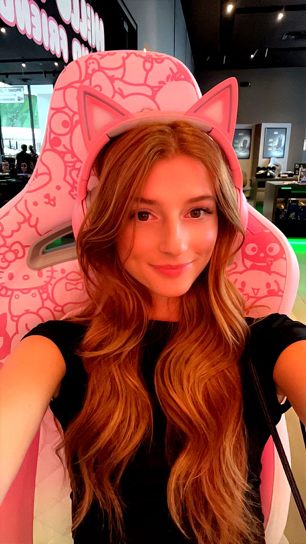 carmmieecat image ~ Altpins