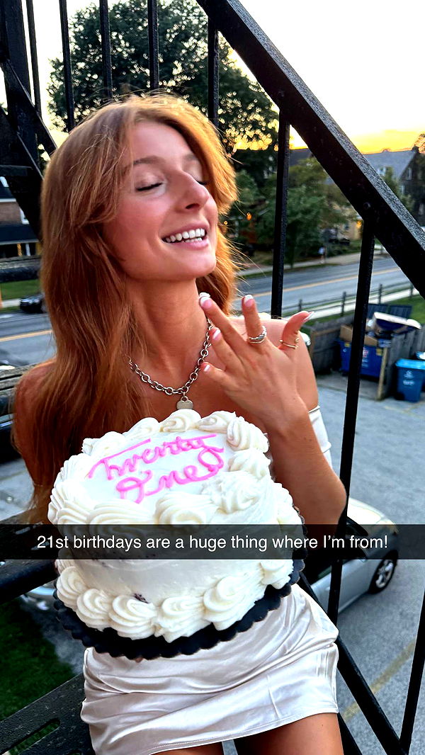 carmmieecat image ~ Altpins